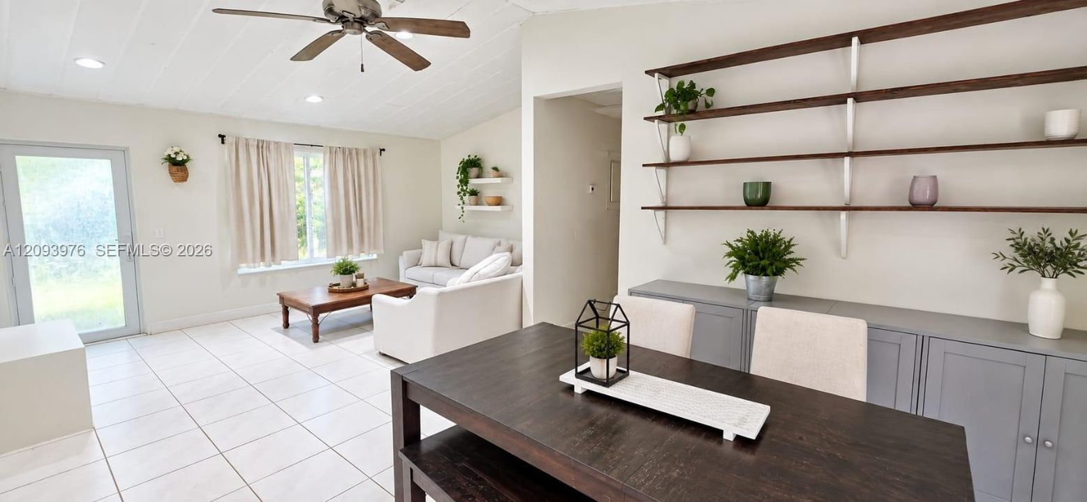 En Venta: $579,900 (3 camas, 2 baños, 1590 Pies cuadrados)