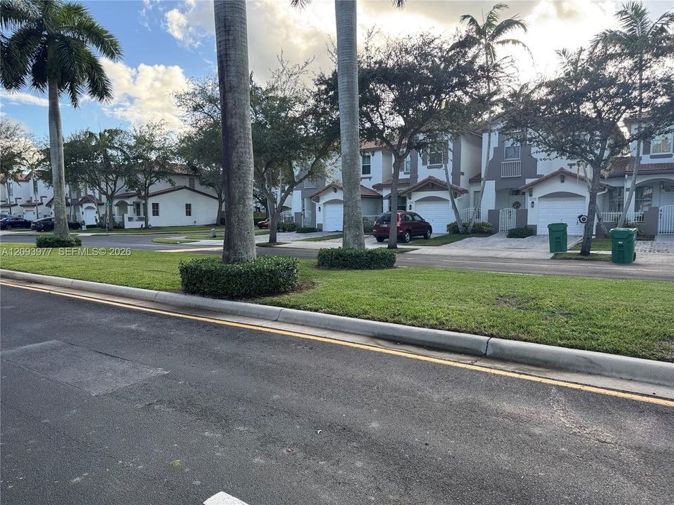 For Rent: $3,395 (4 beds, 2 baths, 1845 Square Feet)