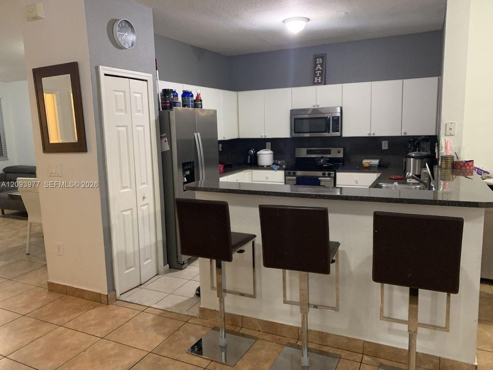 For Rent: $3,395 (4 beds, 2 baths, 1845 Square Feet)