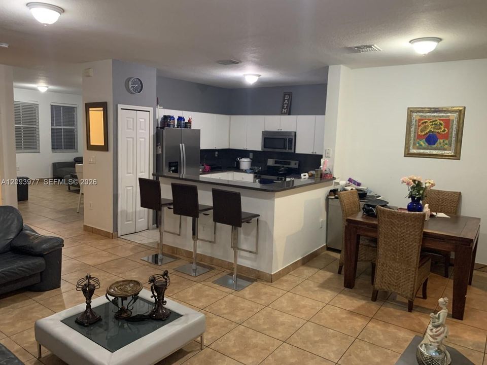 For Rent: $3,395 (4 beds, 2 baths, 1845 Square Feet)