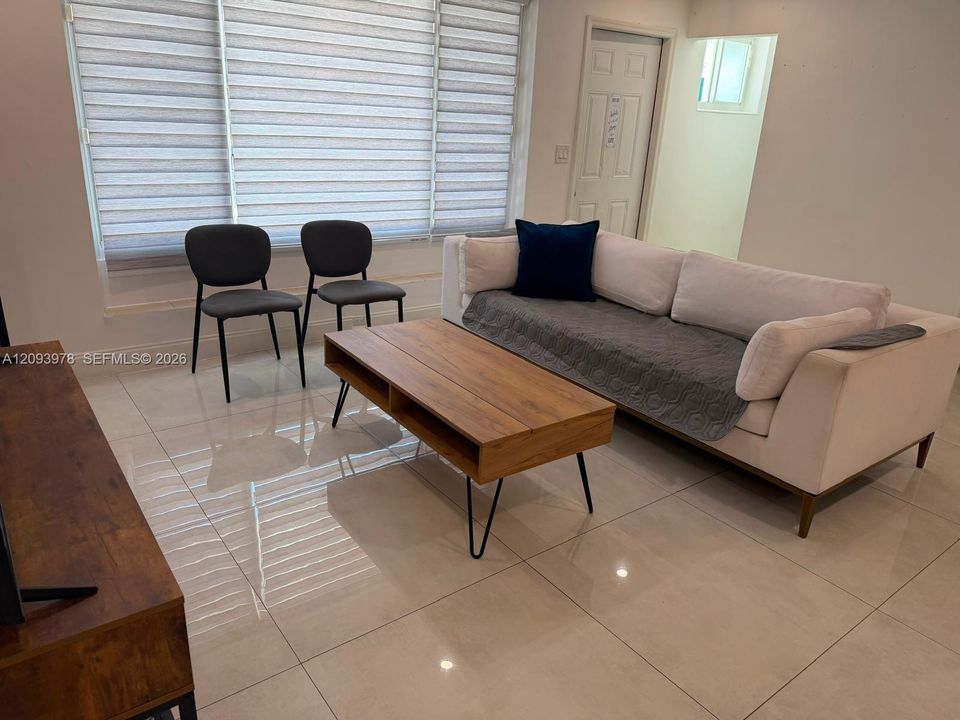For Rent: $2,200 (1 beds, 1 baths, 2637 Square Feet)