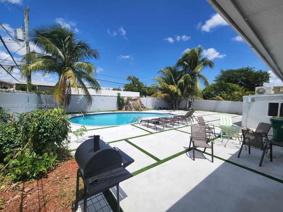 For Rent: $2,200 (1 beds, 1 baths, 2637 Square Feet)