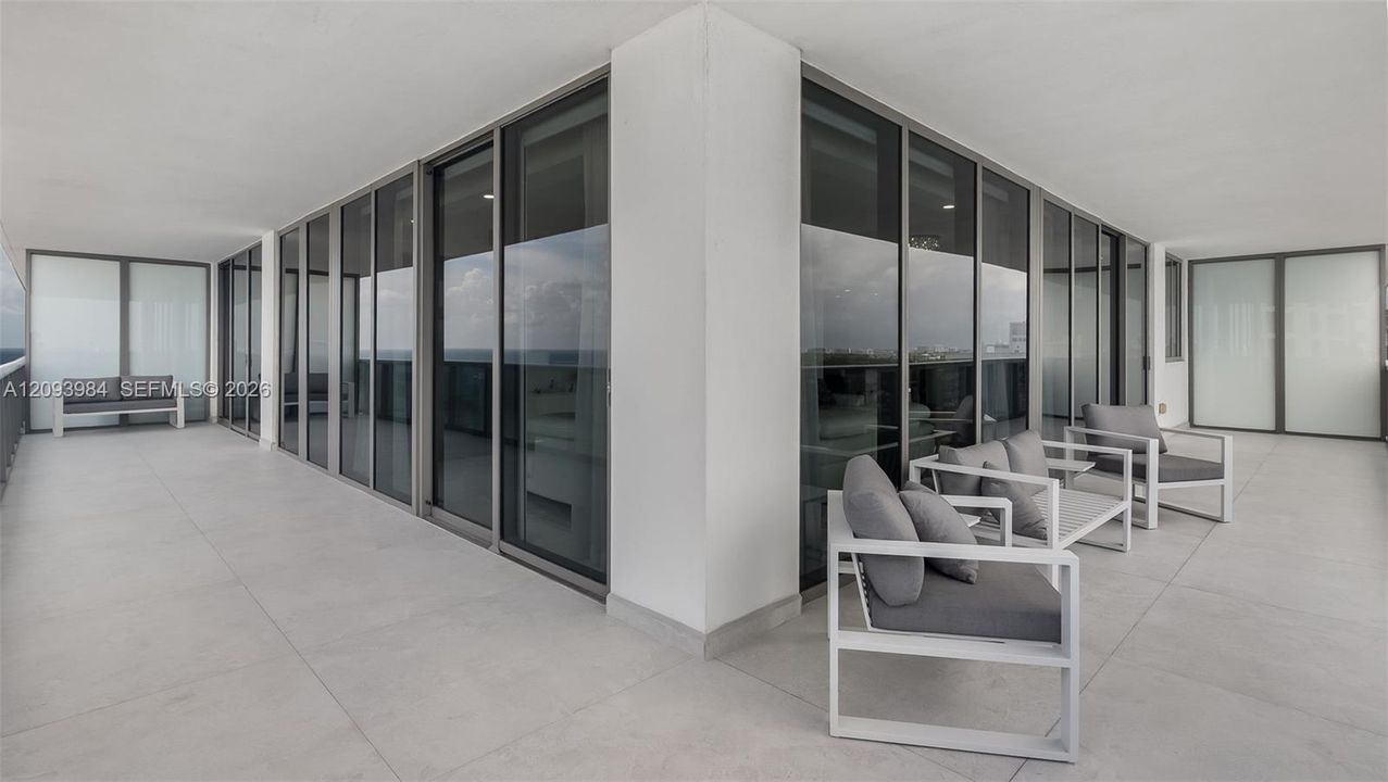 Wrap-Around Terrace