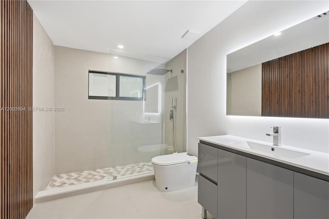 En Venta: $3,899,999 (7 camas, 5 baños, 5710 Pies cuadrados)