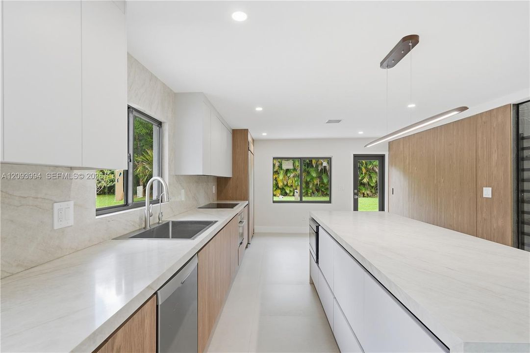 En Venta: $3,899,999 (7 camas, 5 baños, 5710 Pies cuadrados)