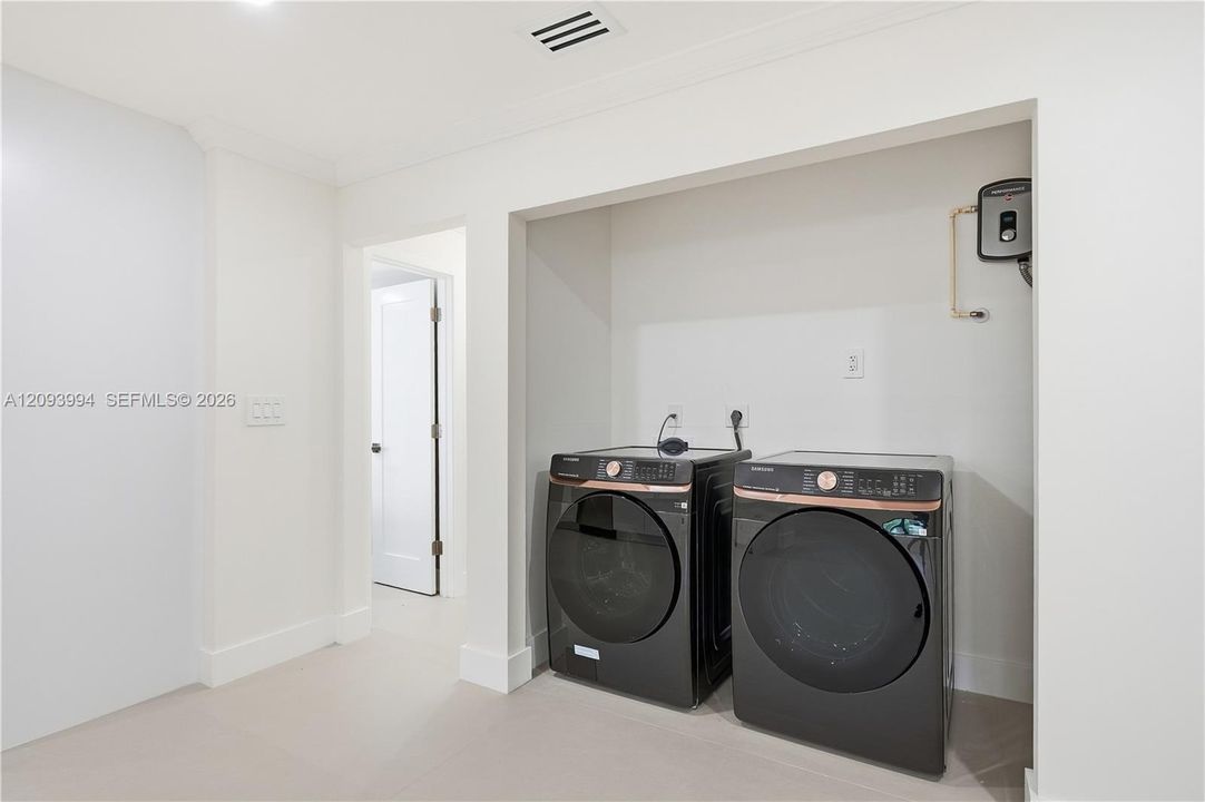 En Venta: $3,899,999 (7 camas, 5 baños, 5710 Pies cuadrados)