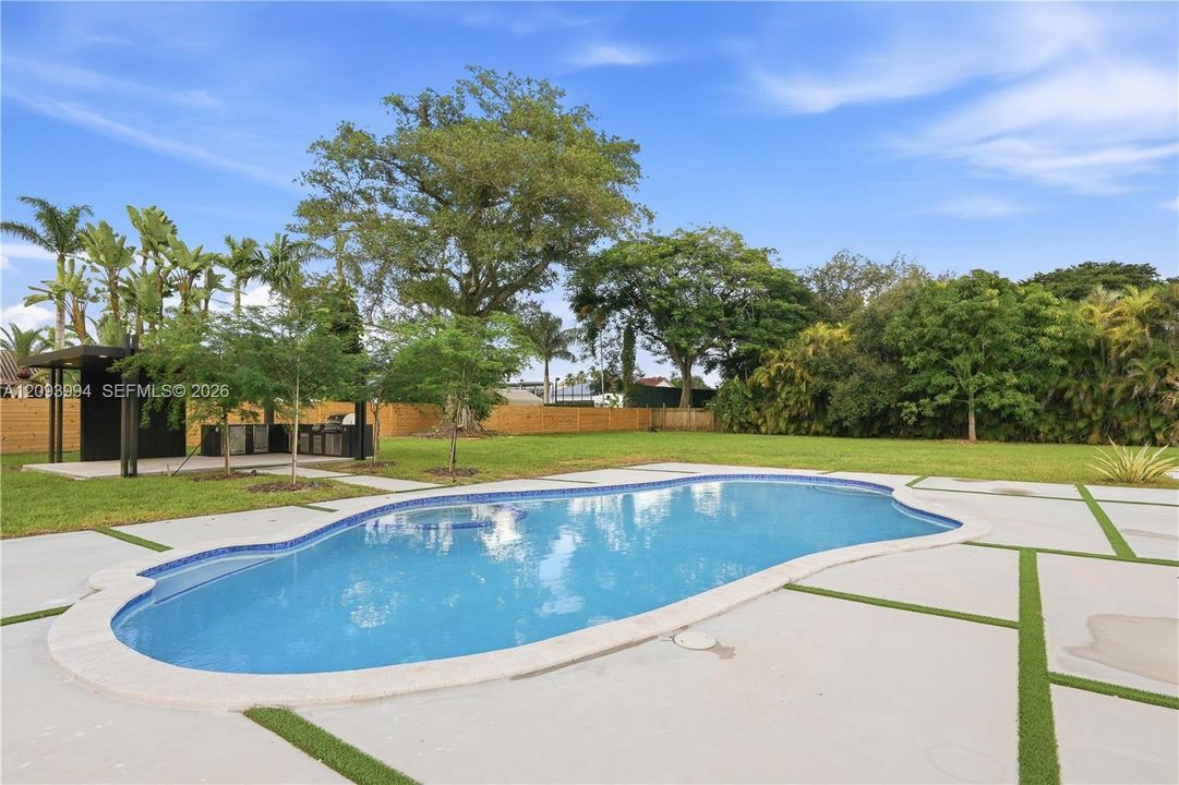En Venta: $3,899,999 (7 camas, 5 baños, 5710 Pies cuadrados)