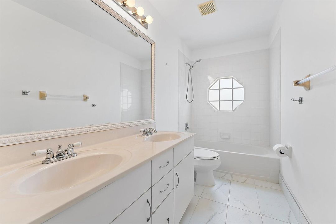 037-3210ElCaminoReal-WestPalmBeach-SMALL