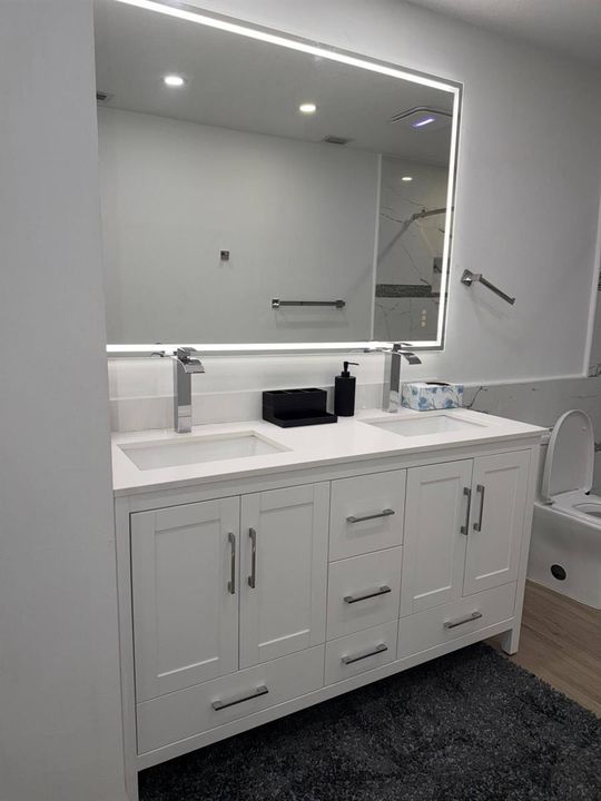 20851