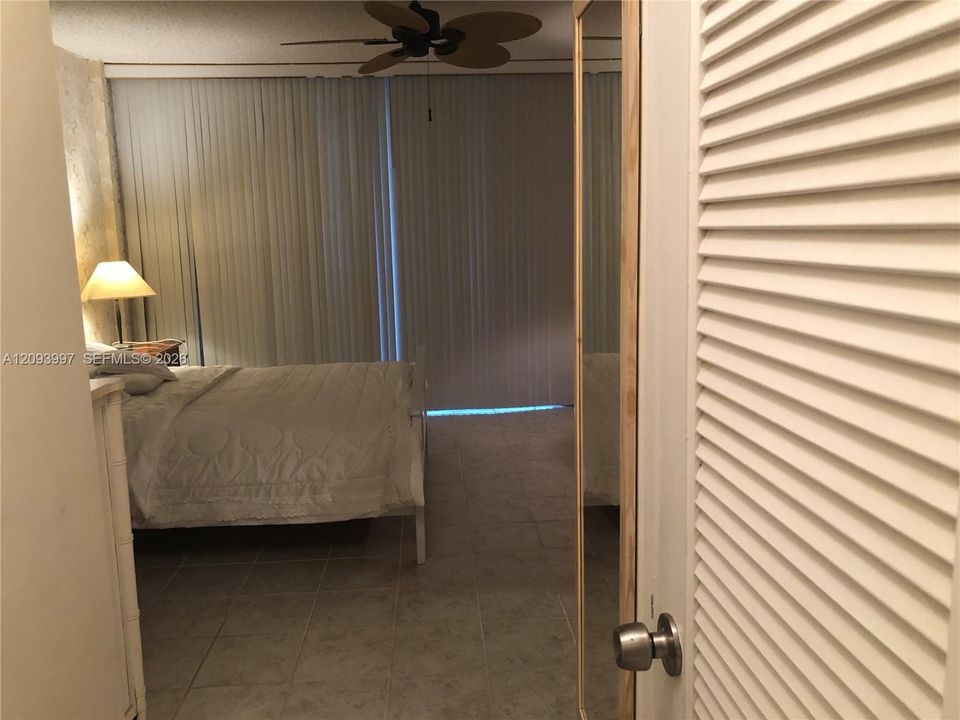 For Sale: $140,000 (1 beds, 1 baths, 801 Square Feet)
