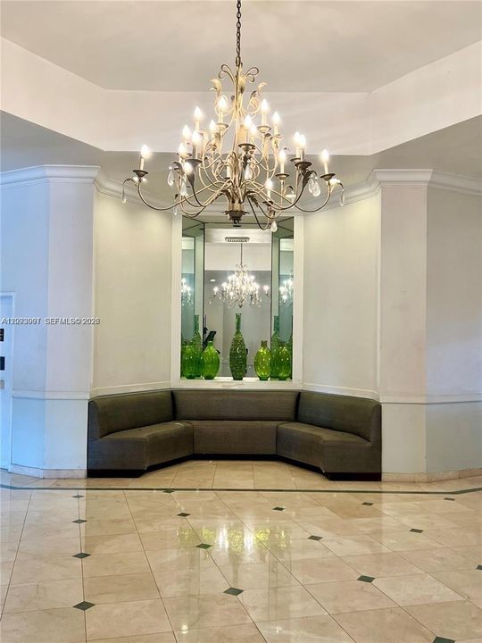 For Sale: $140,000 (1 beds, 1 baths, 801 Square Feet)