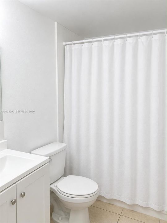 For Sale: $120,000 (1 beds, 1 baths, 774 Square Feet)
