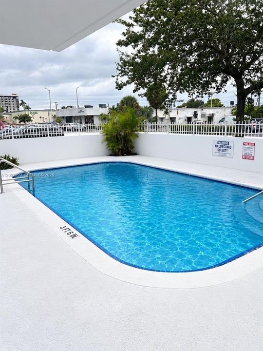 For Sale: $120,000 (1 beds, 1 baths, 774 Square Feet)