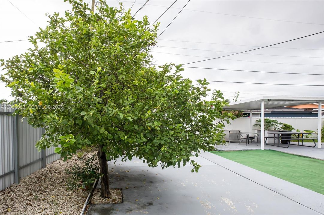 For Sale: $707,700 (4 beds, 2 baths, 1345 Square Feet)