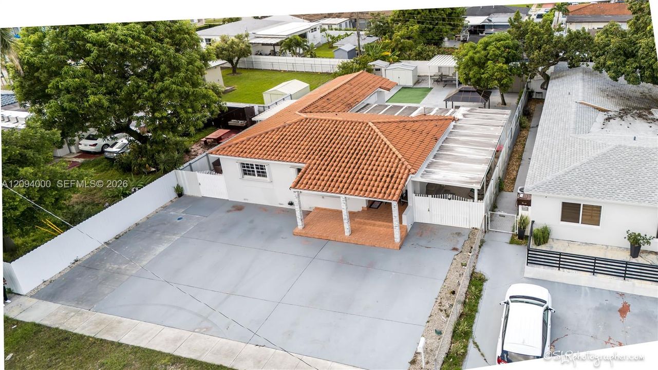 For Sale: $707,700 (4 beds, 2 baths, 1345 Square Feet)