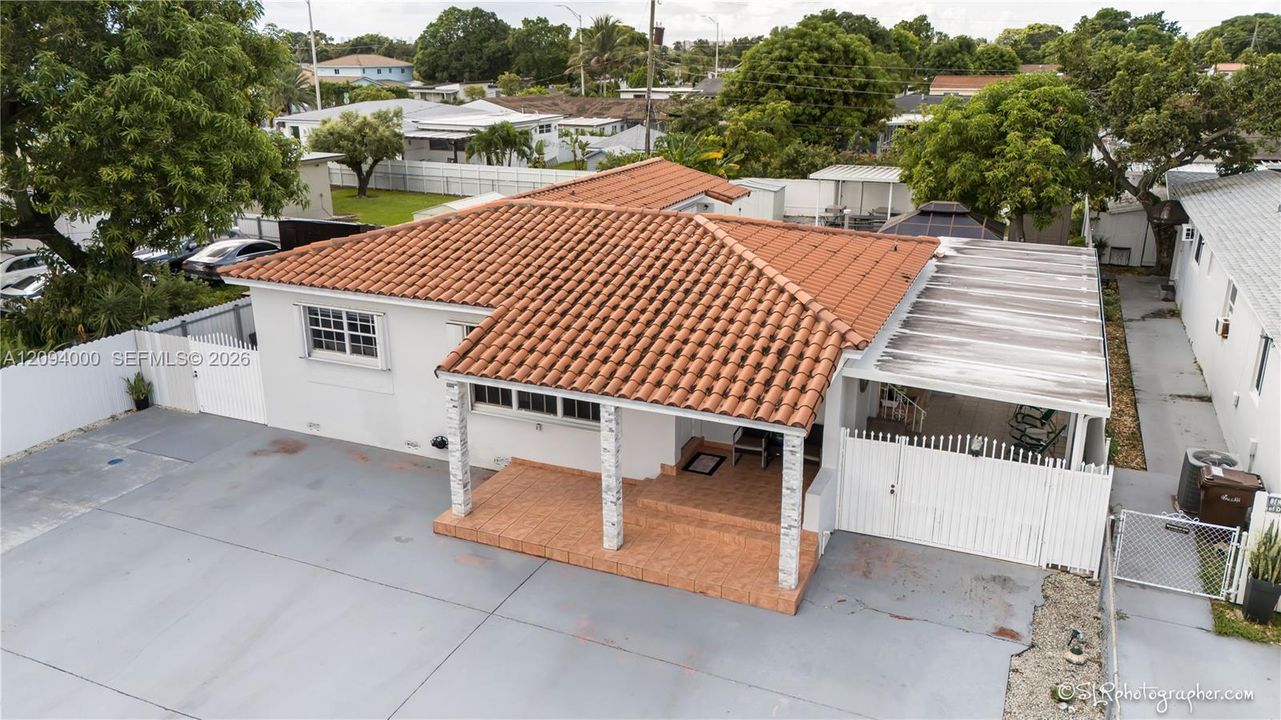 For Sale: $707,700 (4 beds, 2 baths, 1345 Square Feet)