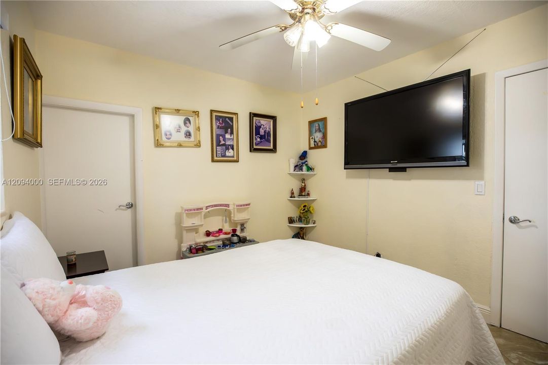 For Sale: $707,700 (4 beds, 2 baths, 1345 Square Feet)