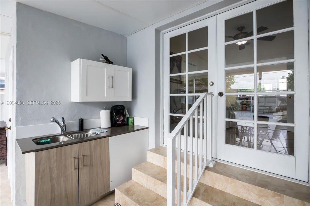 For Sale: $707,700 (4 beds, 2 baths, 1345 Square Feet)