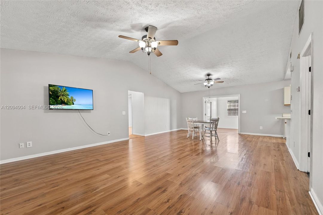 Active With Contract: $395,000 (3 beds, 2 baths, 1472 Square Feet)