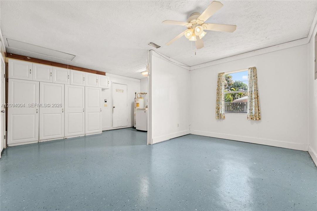 Active With Contract: $395,000 (3 beds, 2 baths, 1472 Square Feet)