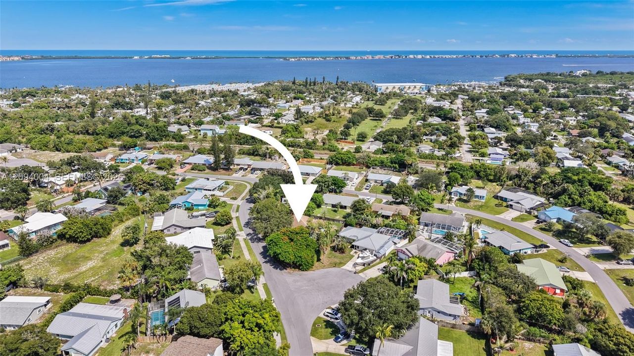 Active With Contract: $395,000 (3 beds, 2 baths, 1472 Square Feet)