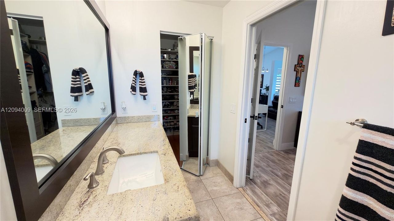 En Venta: $749,000 (3 camas, 2 baños, 1533 Pies cuadrados)