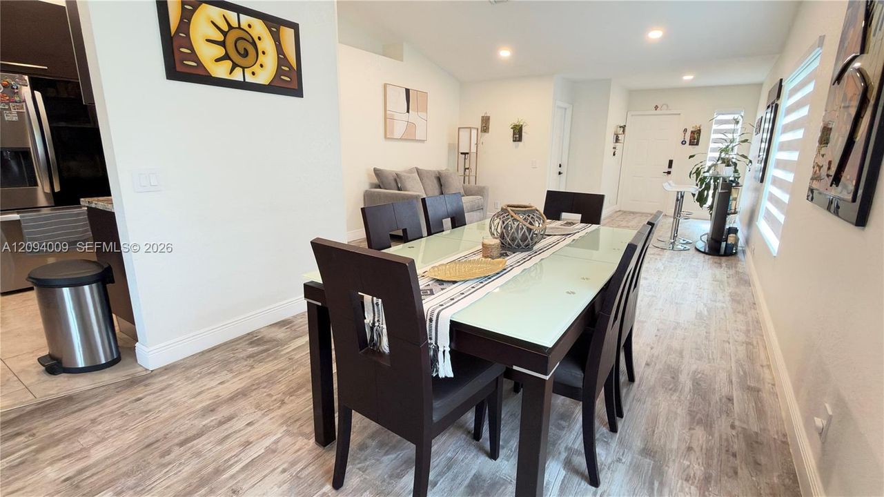 En Venta: $749,000 (3 camas, 2 baños, 1533 Pies cuadrados)