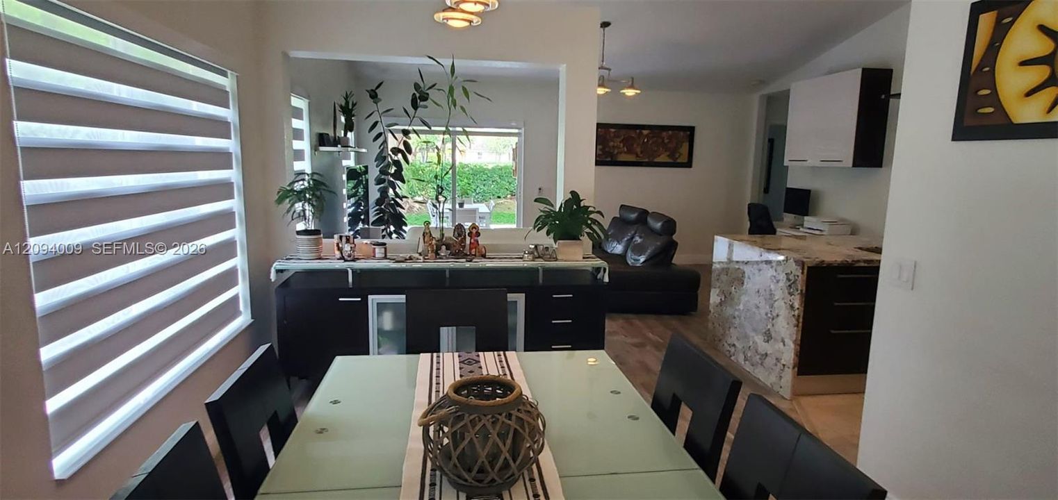 En Venta: $749,000 (3 camas, 2 baños, 1533 Pies cuadrados)