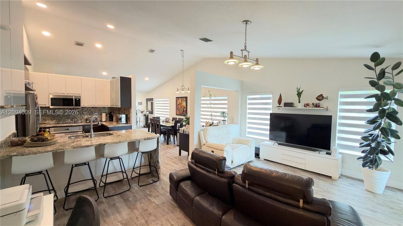 En Venta: $749,000 (3 camas, 2 baños, 1533 Pies cuadrados)