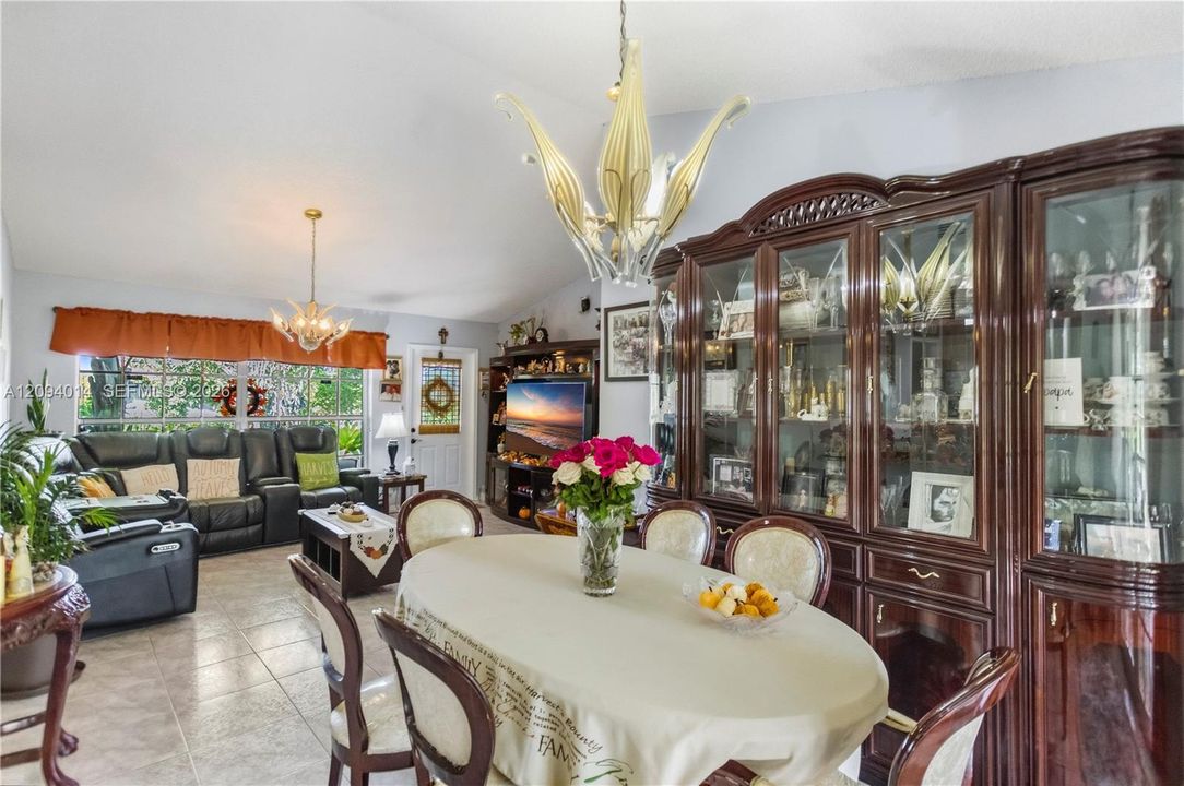 На продажу: $690,000 (3 спален, 2 ванн, 1179 Квадратных фут)