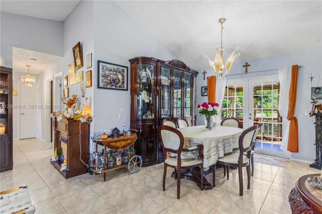 На продажу: $690,000 (3 спален, 2 ванн, 1179 Квадратных фут)