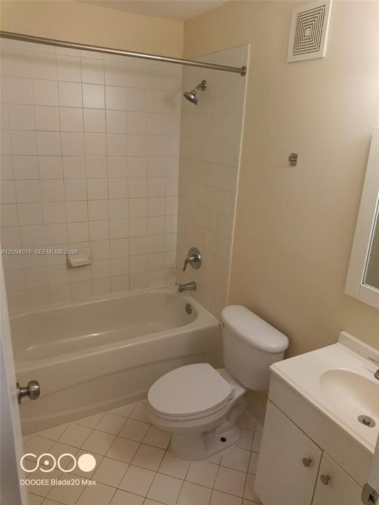 В аренду: $1,750 (3 спален, 2 ванн, 1024 Квадратных фут)