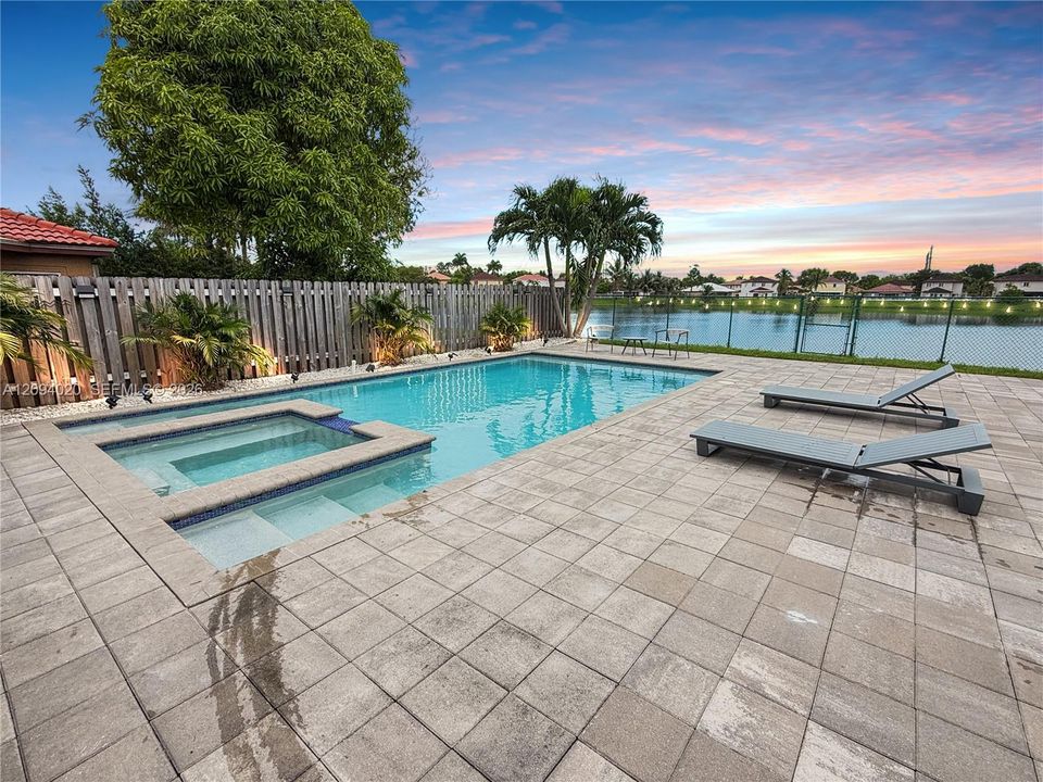 For Sale: $939,000 (4 beds, 2 baths, 2515 Square Feet)