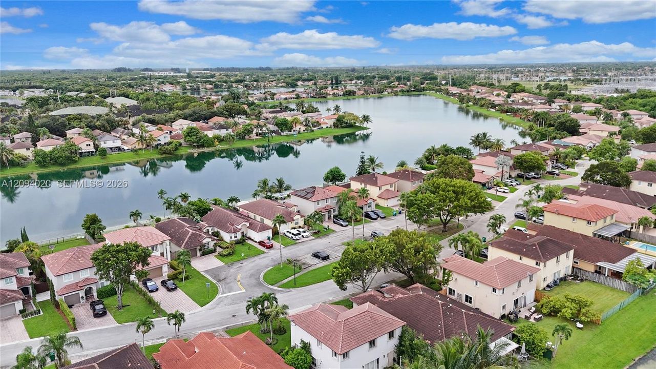 For Sale: $939,000 (4 beds, 2 baths, 2515 Square Feet)