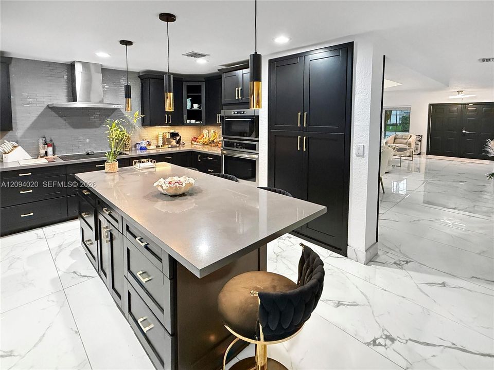 For Sale: $939,000 (4 beds, 2 baths, 2515 Square Feet)