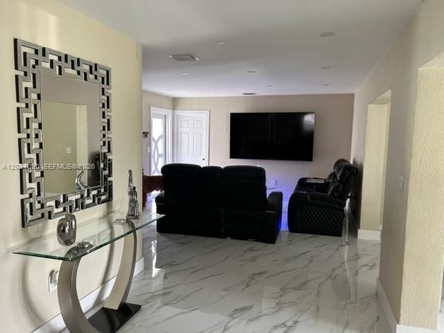 En Venta: $560,000 (3 camas, 2 baños, 1356 Pies cuadrados)