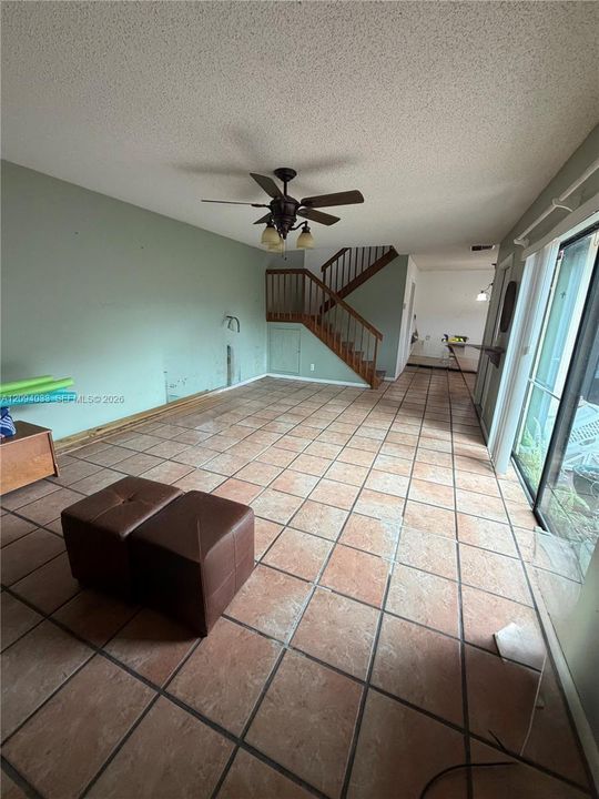 For Sale: $375,000 (2 beds, 2 baths, 1264 Square Feet)