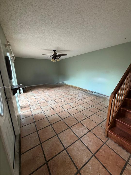 For Sale: $375,000 (2 beds, 2 baths, 1264 Square Feet)