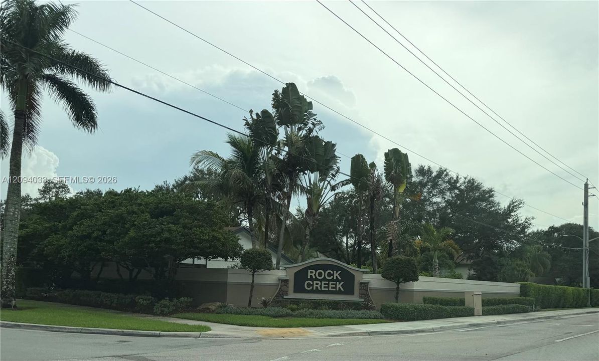 For Sale: $375,000 (2 beds, 2 baths, 1264 Square Feet)