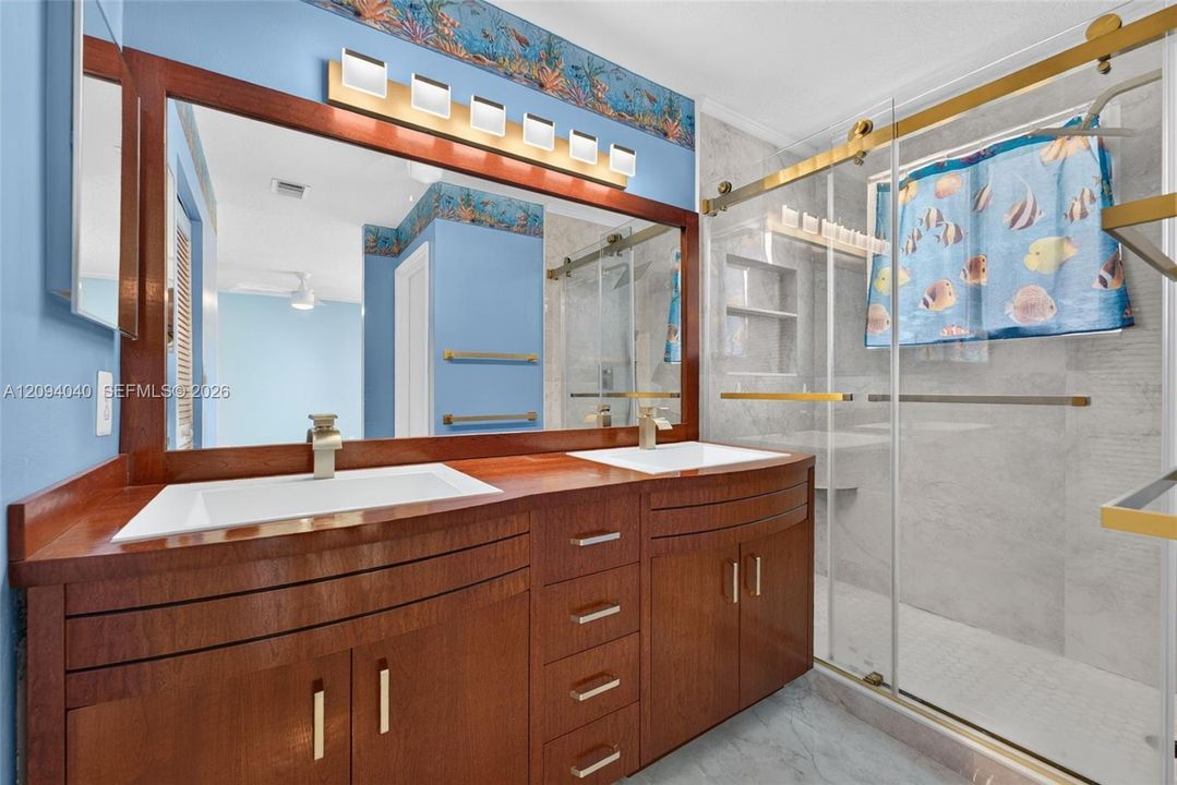 BATHROOM MASTER