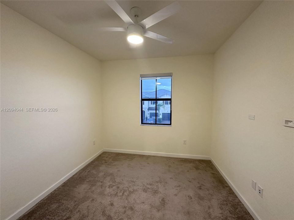 En Renta: $3,400 (3 camas, 2 baños, 1708 Pies cuadrados)