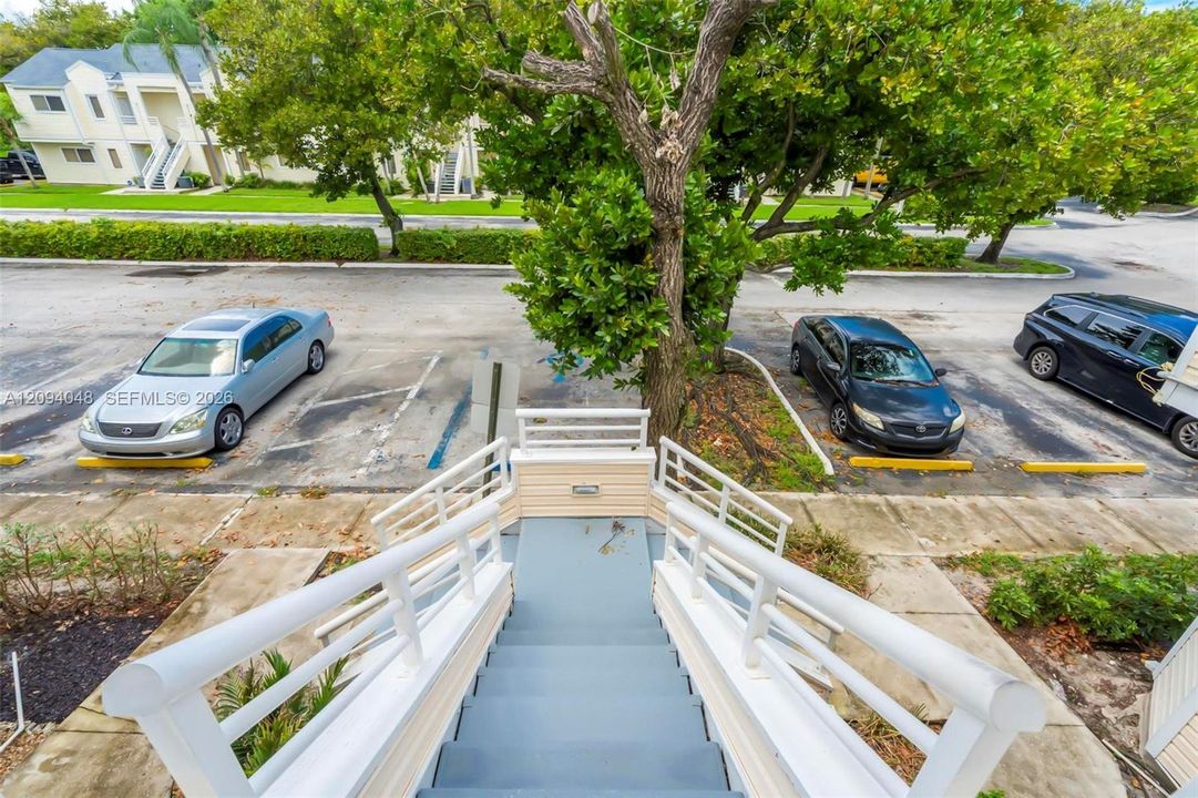 For Rent: $2,200 (2 beds, 2 baths, 1096 Square Feet)