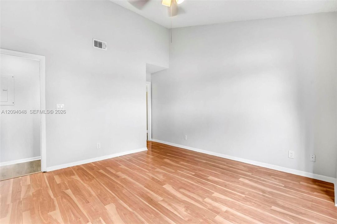For Rent: $2,200 (2 beds, 2 baths, 1096 Square Feet)