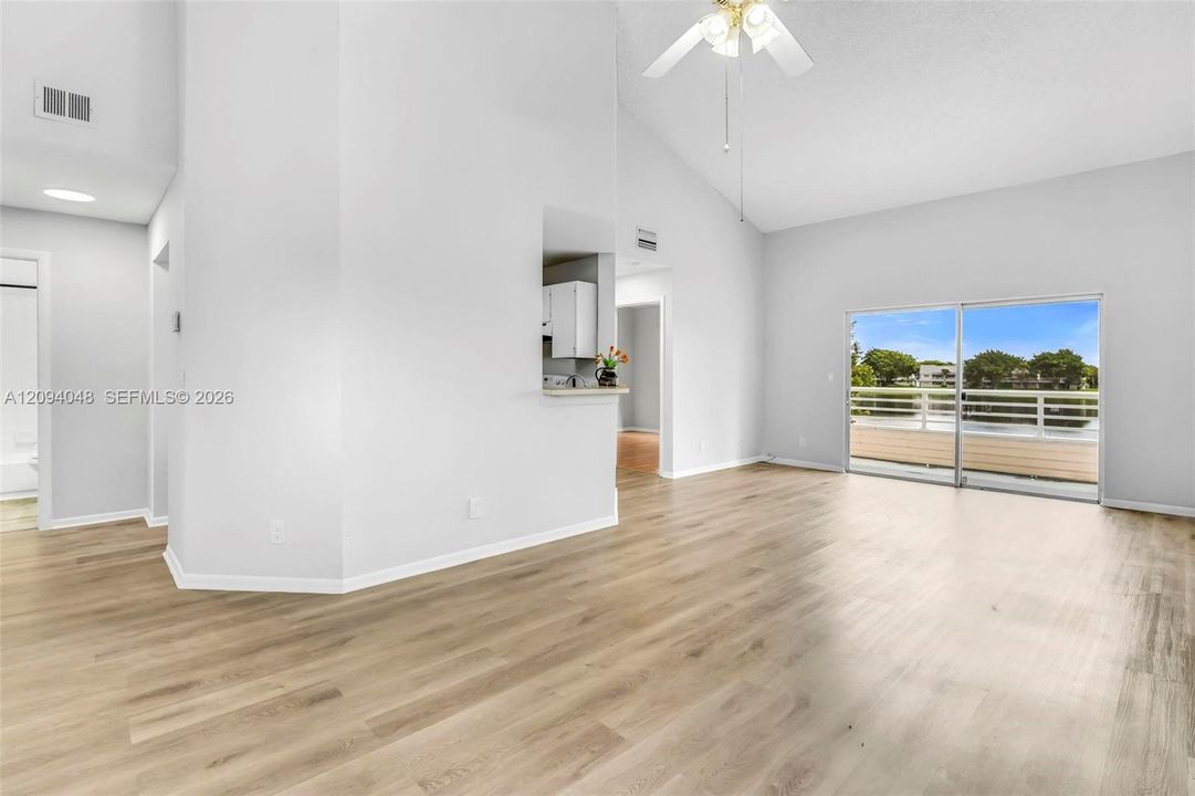 For Rent: $2,200 (2 beds, 2 baths, 1096 Square Feet)