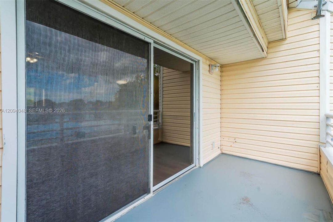 For Rent: $2,200 (2 beds, 2 baths, 1096 Square Feet)