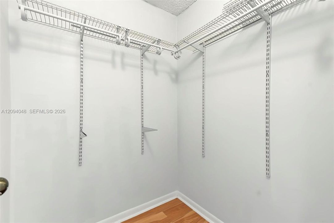 For Rent: $2,200 (2 beds, 2 baths, 1096 Square Feet)
