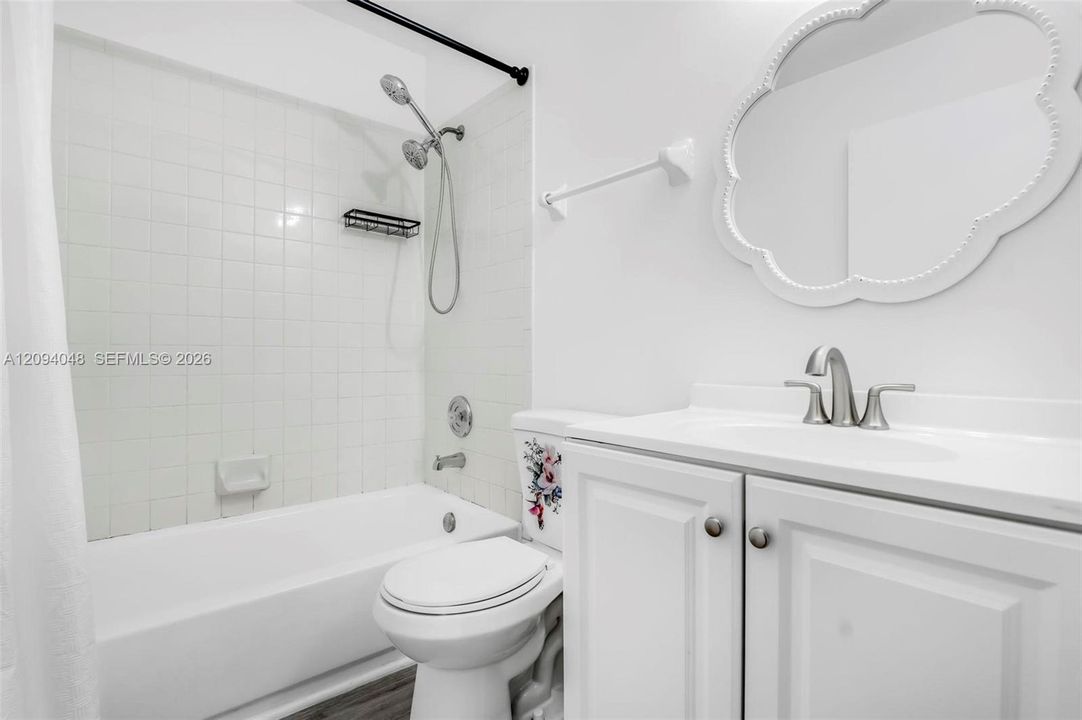 For Rent: $2,200 (2 beds, 2 baths, 1096 Square Feet)
