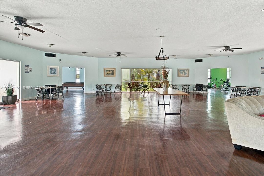 На продажу: $125,000 (1 спален, 1 ванн, 630 Квадратных фут)