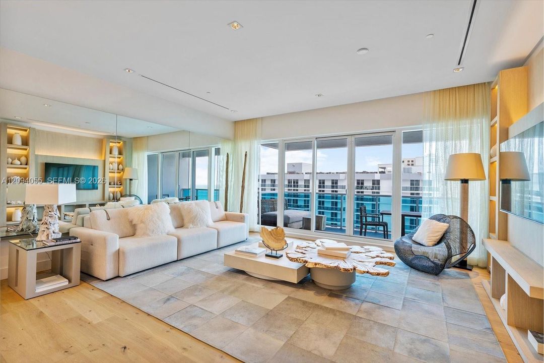 En Venta: $5,995,000 (2 camas, 2 baños, 1942 Pies cuadrados)