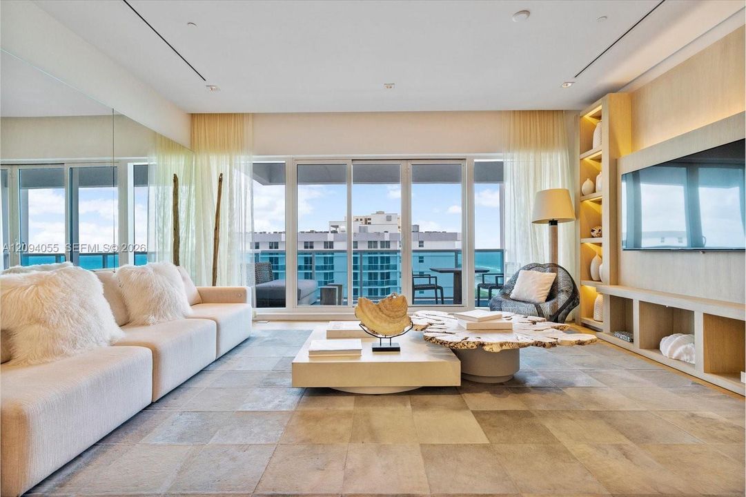 En Venta: $5,995,000 (2 camas, 2 baños, 1942 Pies cuadrados)
